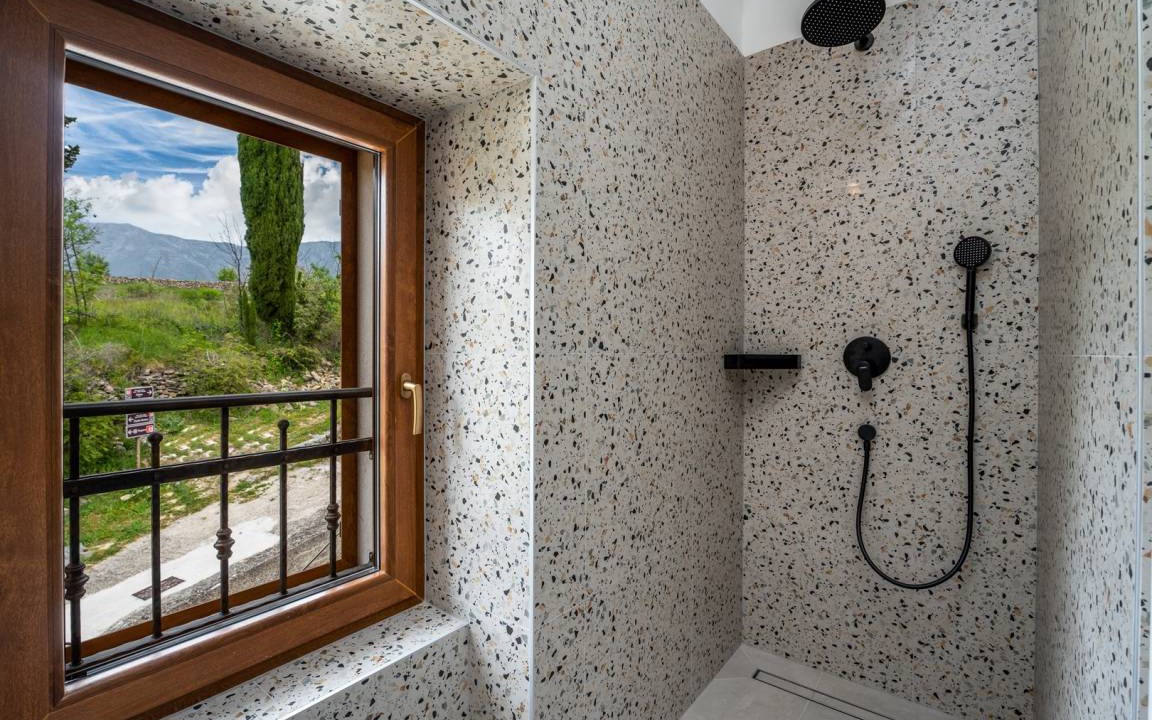 Photo of Bathroom in Tugare
