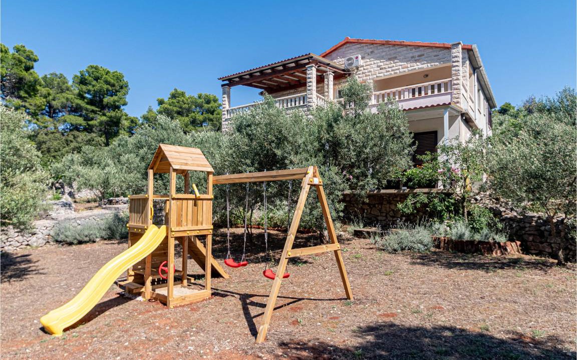 Photo of Buildings in Smokvica