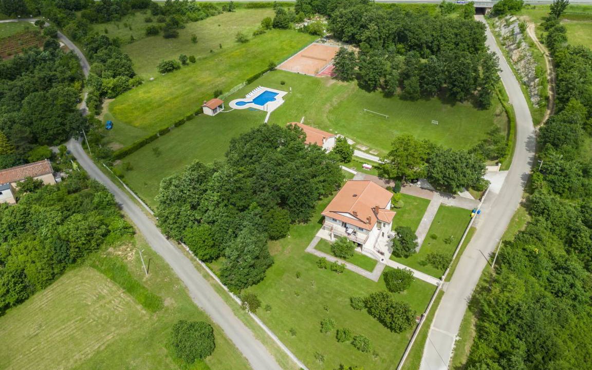 Photo of Others in Modrusani