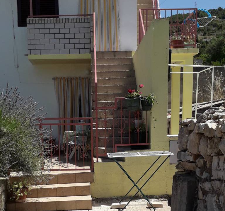 Photo of Others in Vis