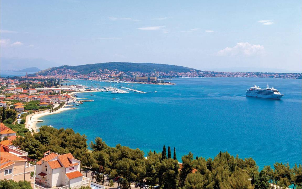 Photo of Others in Labin