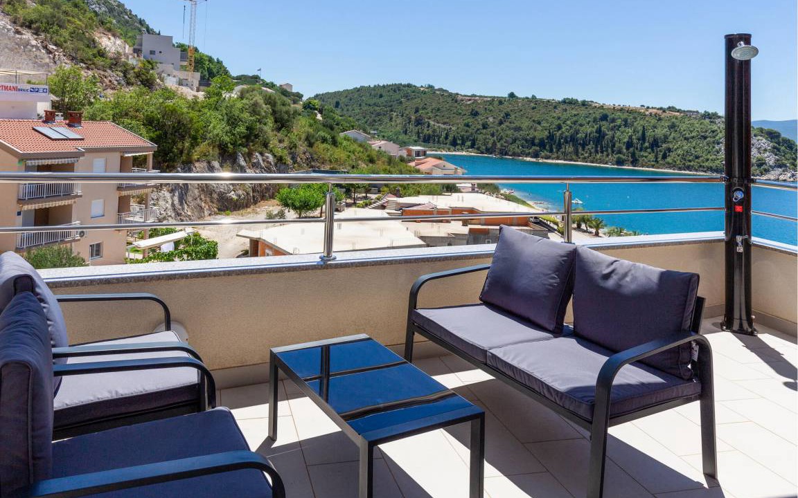 Photo of Patio Balcony in Duba