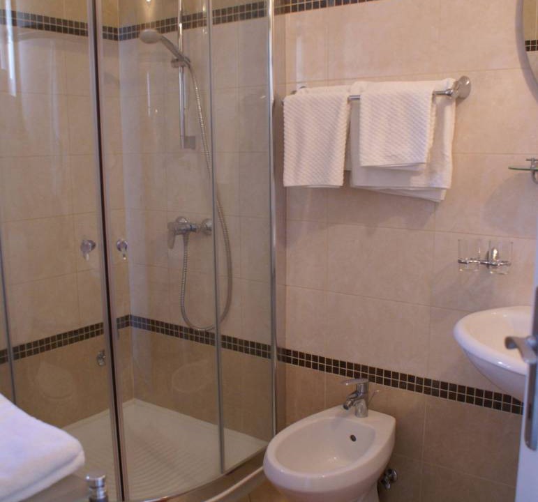 Photo of Bathroom in Porat