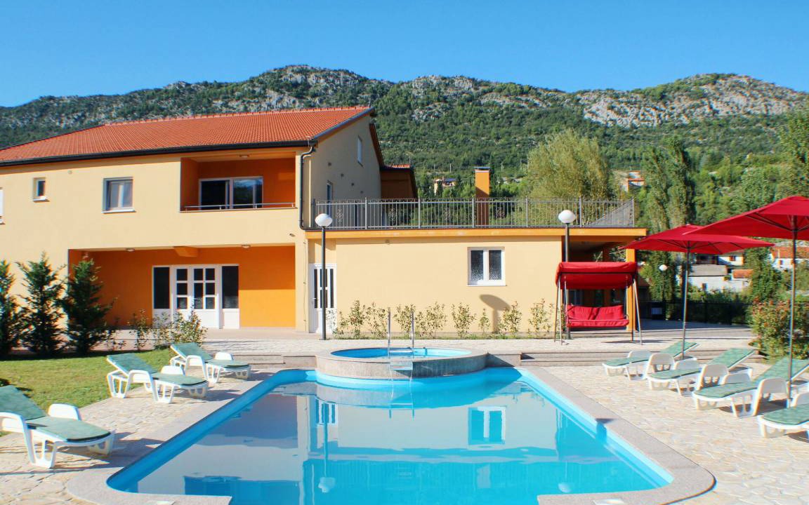 Photo of Others in Dusina