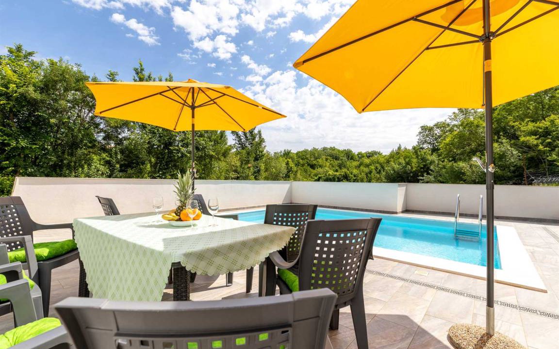 Photo of Patio Balcony in Gabonjin