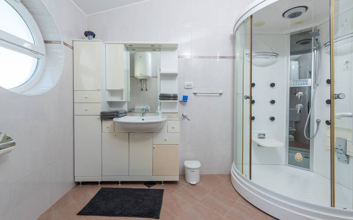 Photo of Bathroom in Umag