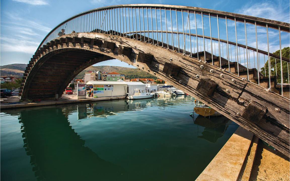 Photo of Others in Labin