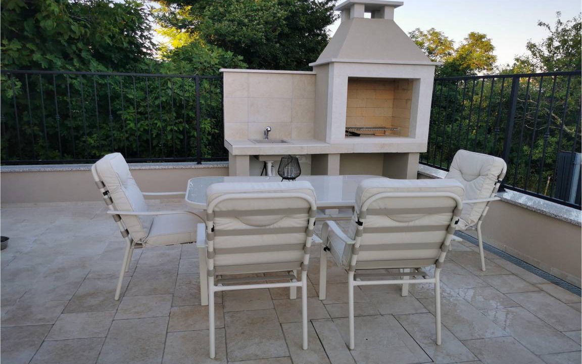 Photo of Patio Balcony in Baredine
