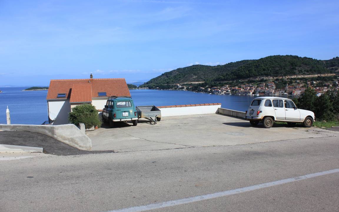 Photo of Others in Vis