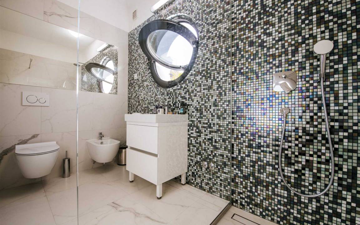 Photo of Bathroom in Iz