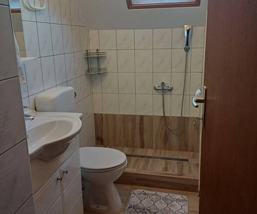 Photo of Bathroom in Catrnja