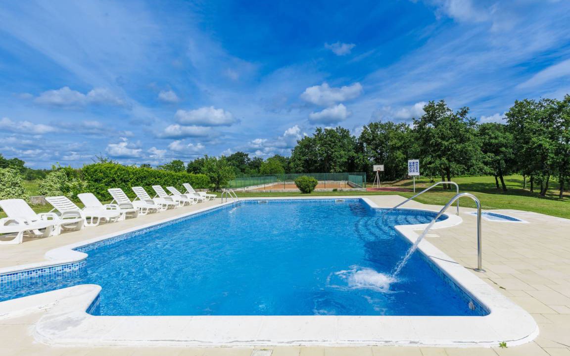 Photo of Others in Modrusani