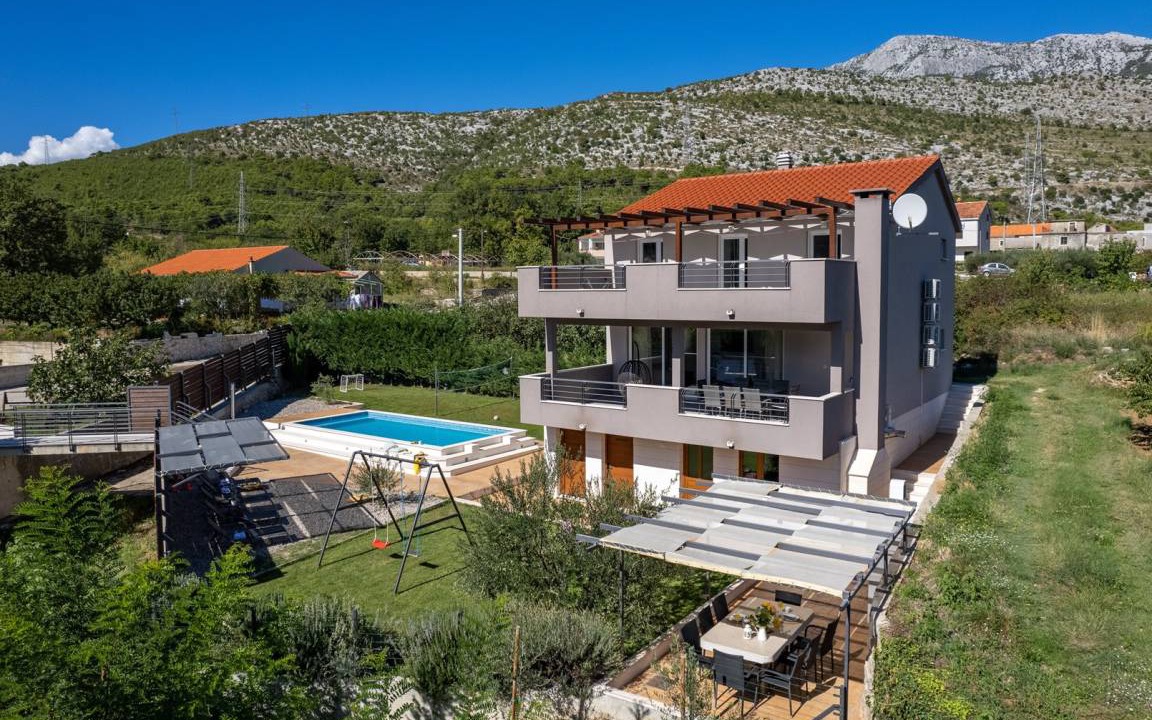 Photo of Others in Omis
