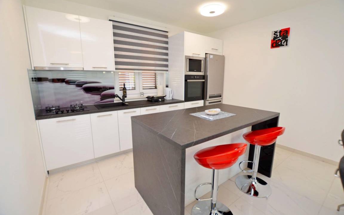 Photo of Others in Jusici