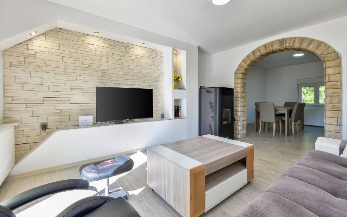 Photo of Others in Lovinac