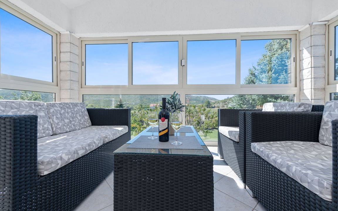 Photo of Others in Neoric