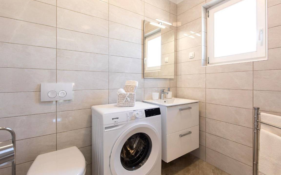 Photo of Bathroom in Porat
