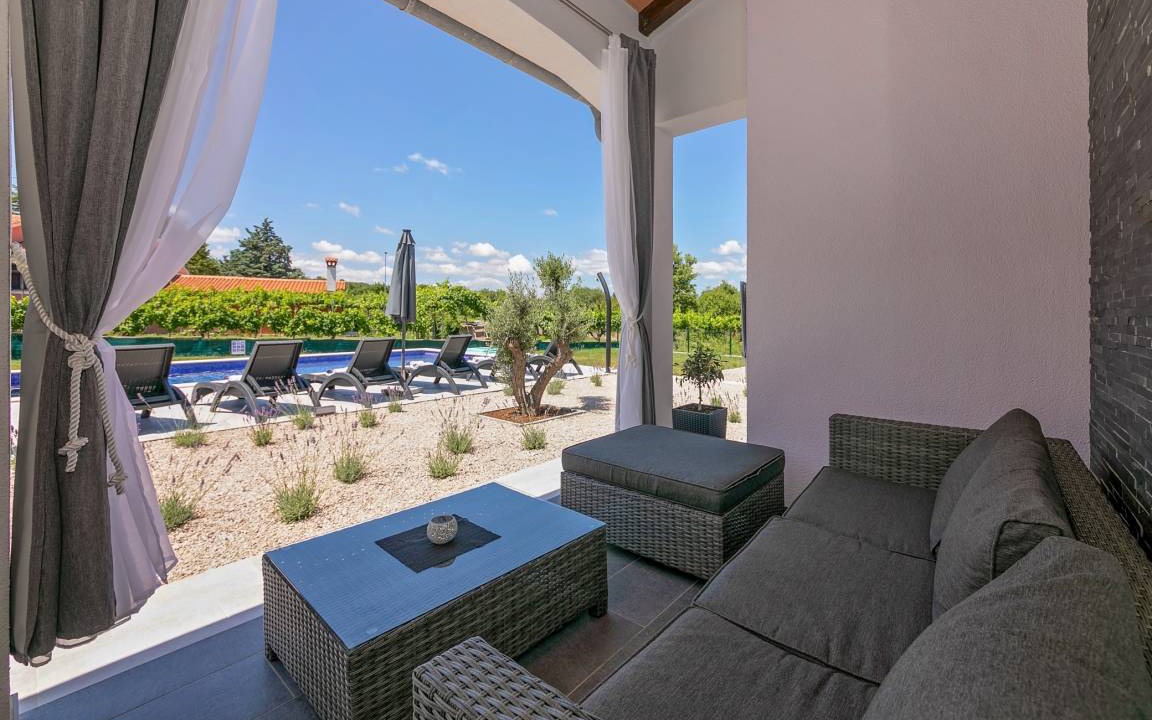 Photo of Patio Balcony in Rogocana