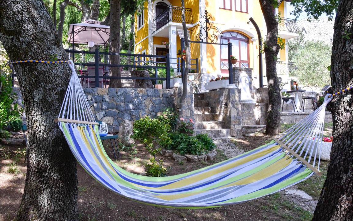 Photo of Others in Srinjine