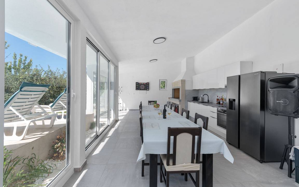 Photo of Others in Neoric