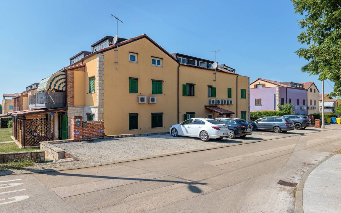 Photo of Buildings in Gedici