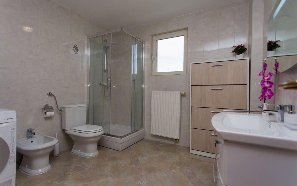 Photo of Others in Neoric