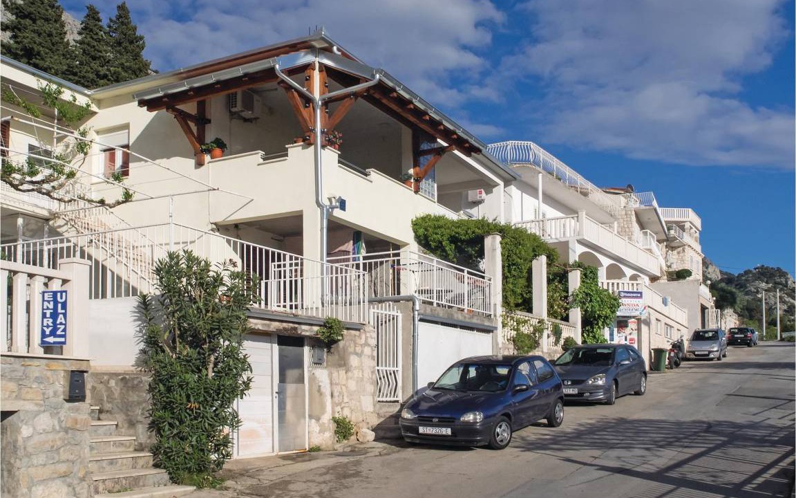 Photo of Buildings in Borak