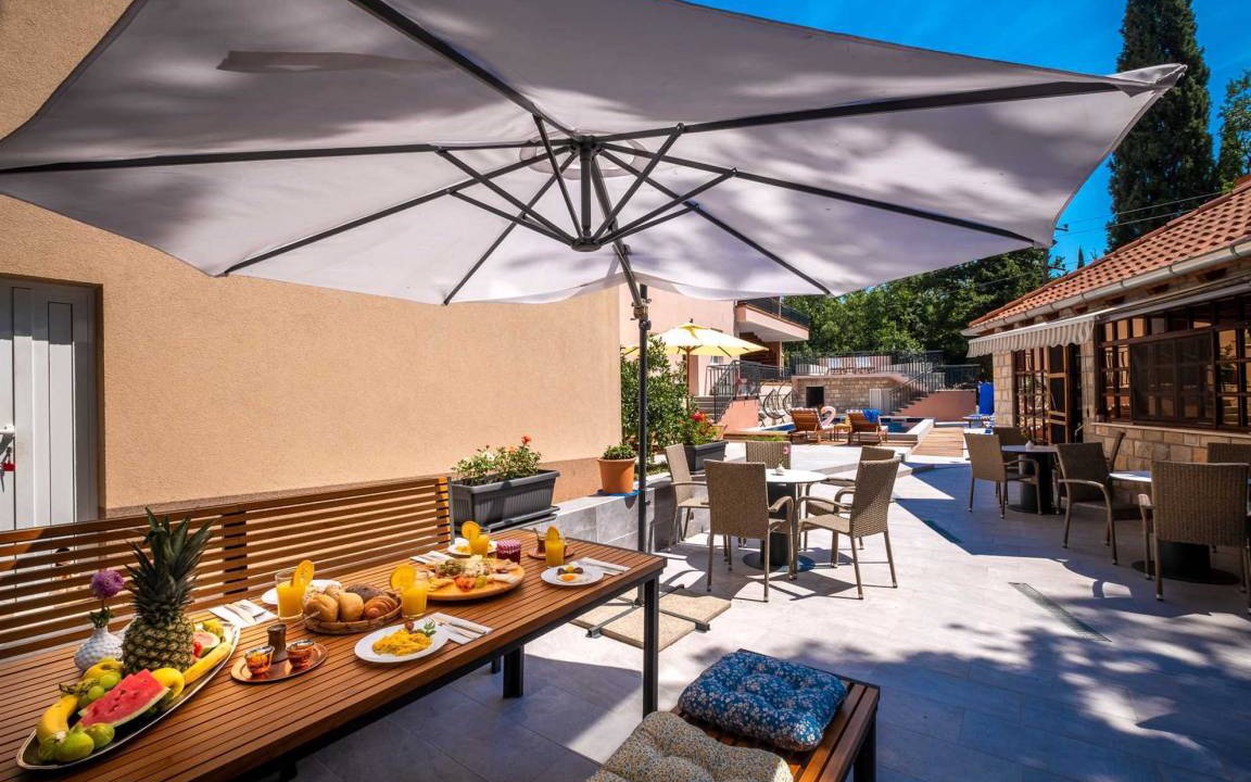 Photo of Others in Celopeci