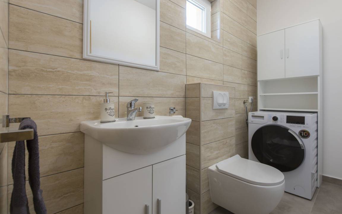 Photo of Bathroom in Topid