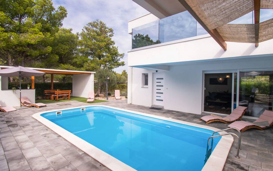 Photo of Others in Srima