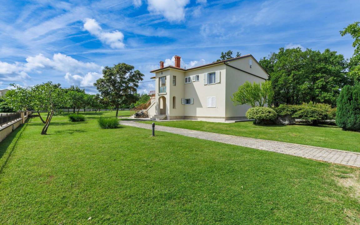 Photo of Others in Modrusani