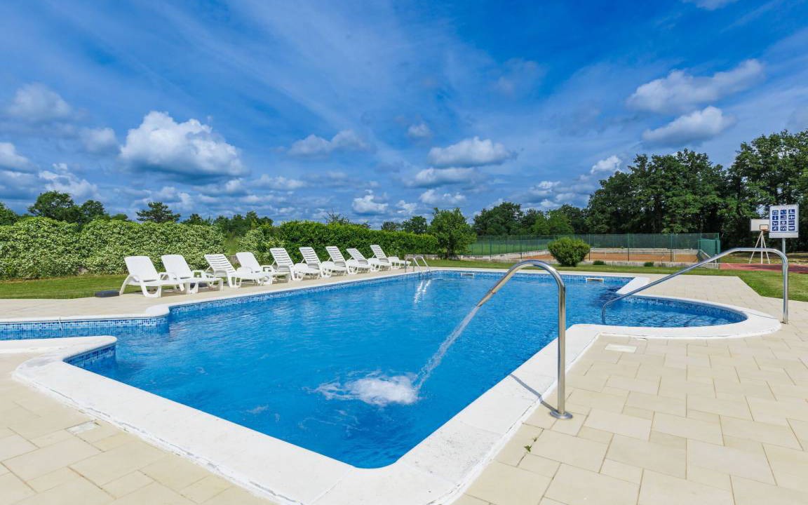 Photo of Others in Modrusani