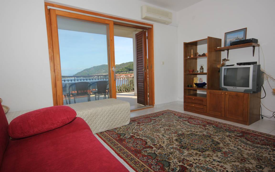 Photo of Others in Vis