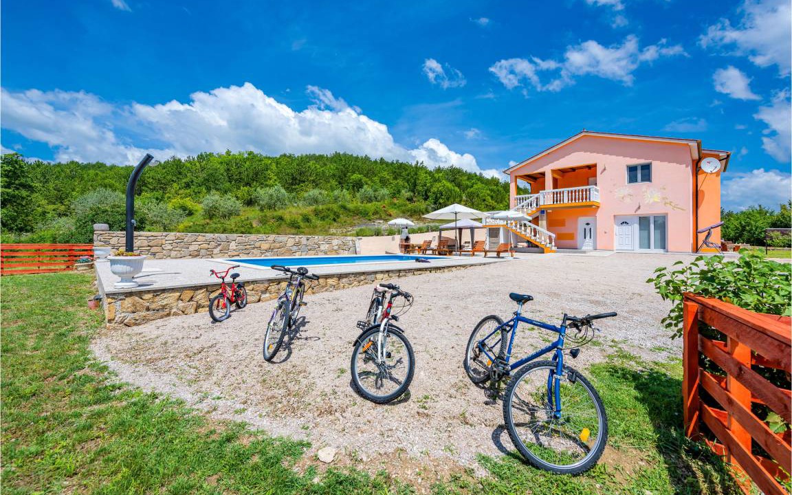 Photo of Others in Tupljak