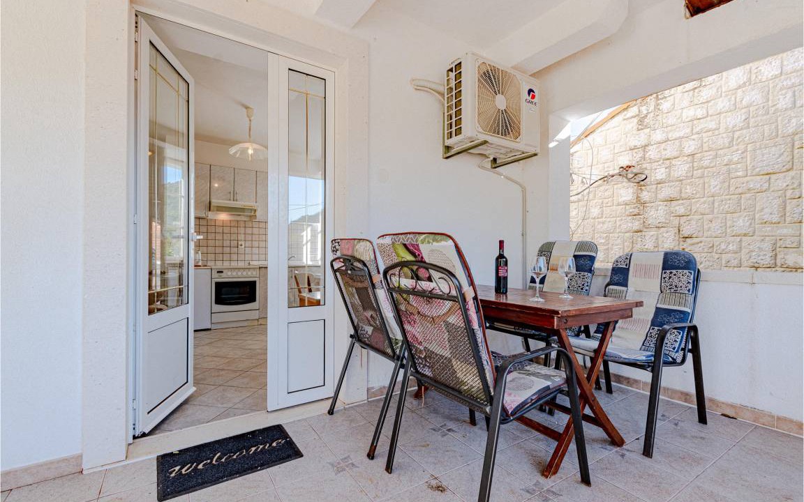 Photo of Others in Broce