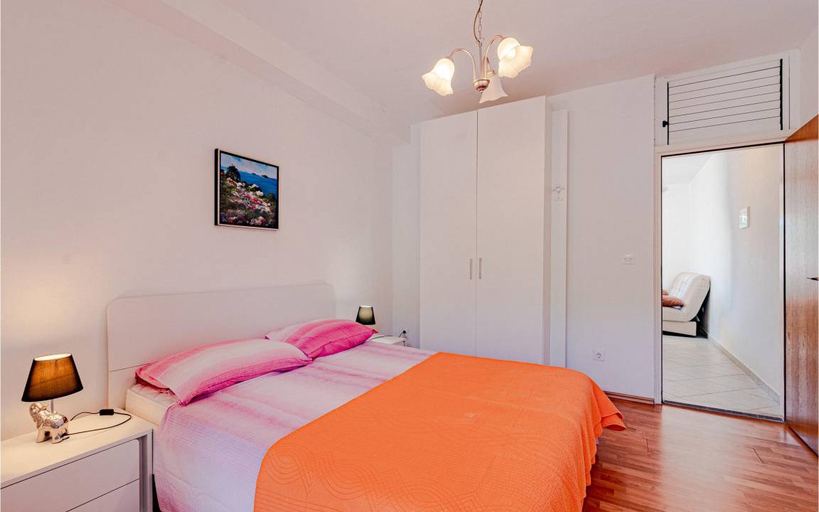 Photo of Others in Broce