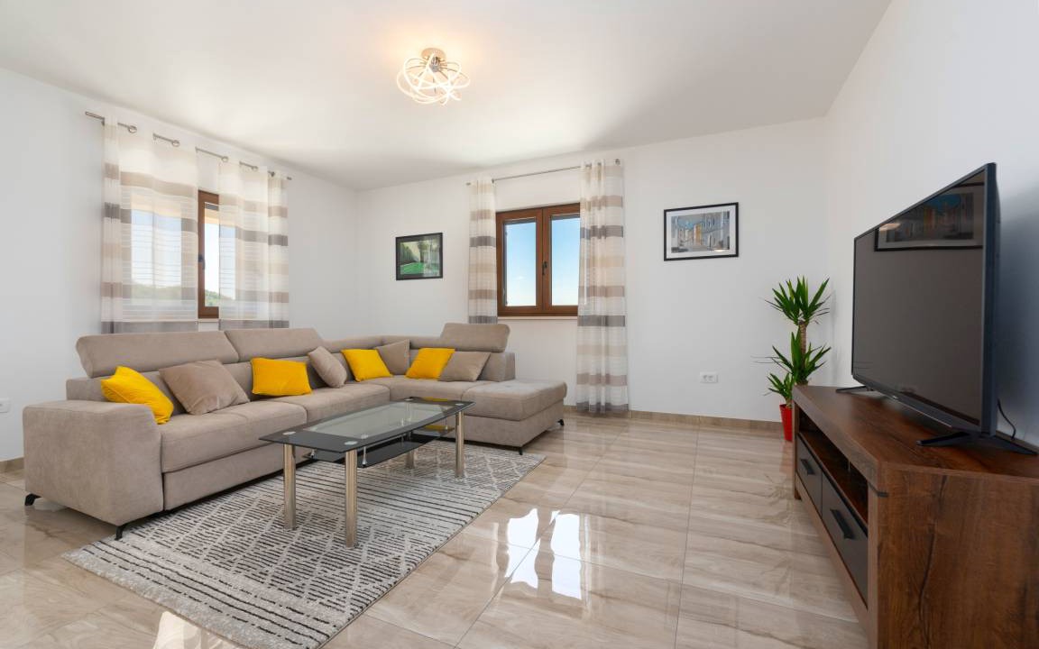 Photo of Livingroom in Draguc