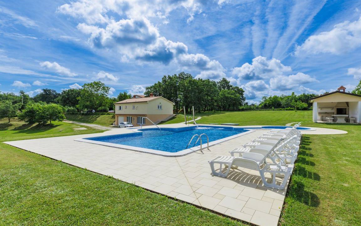 Photo of Others in Modrusani