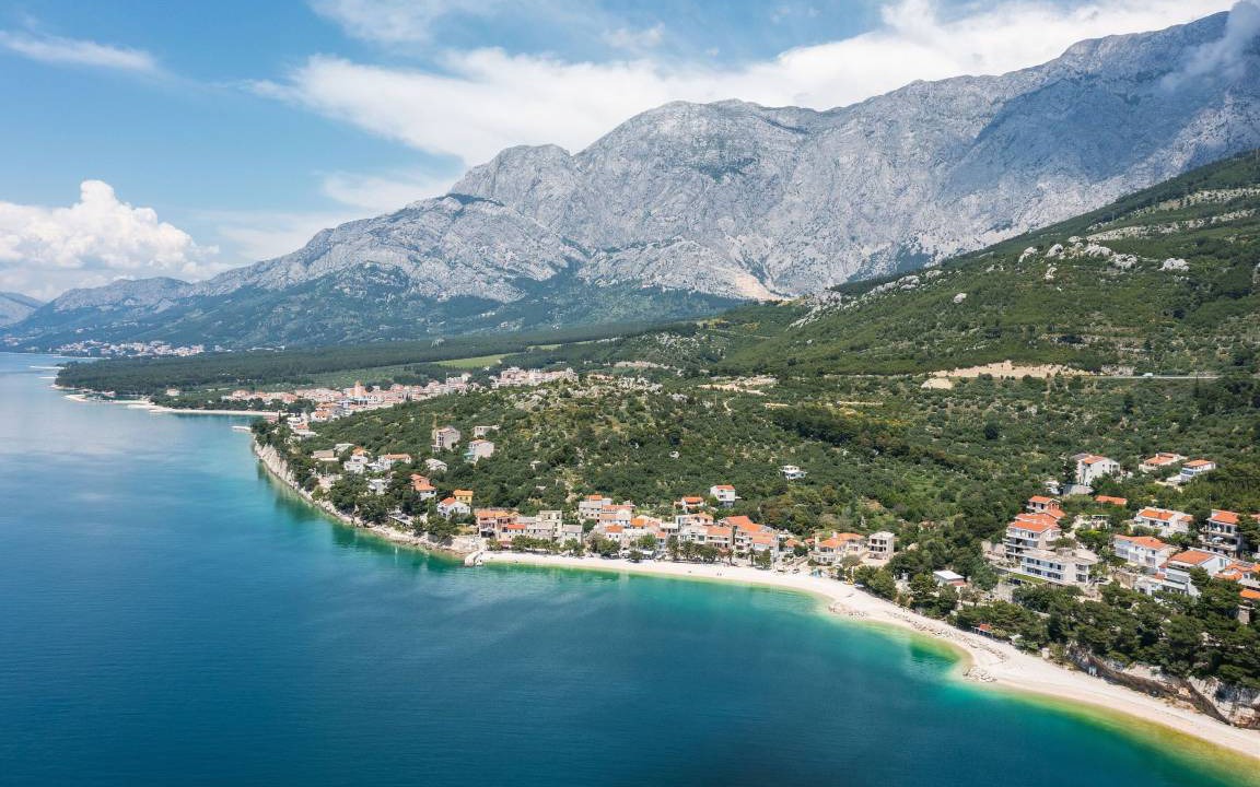 Photo of Others in Bratus