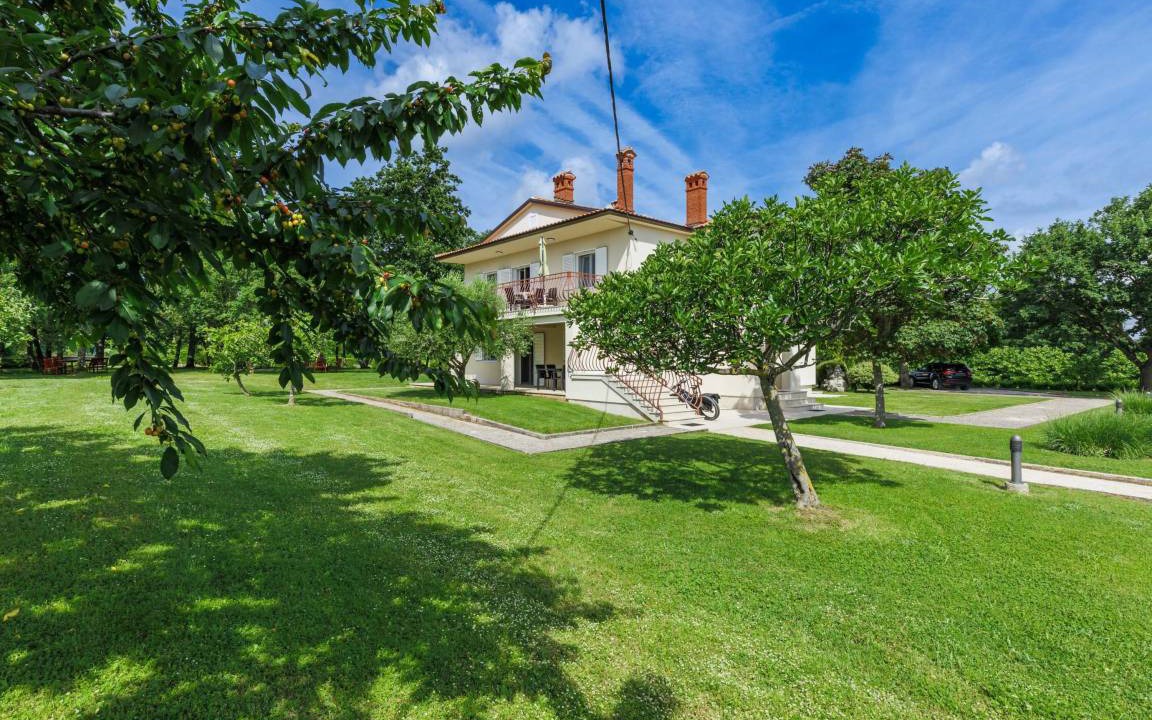 Photo of Others in Modrusani