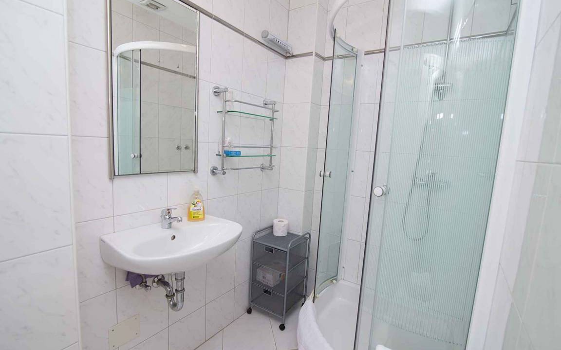 Photo of Bathroom in Cove Murtar