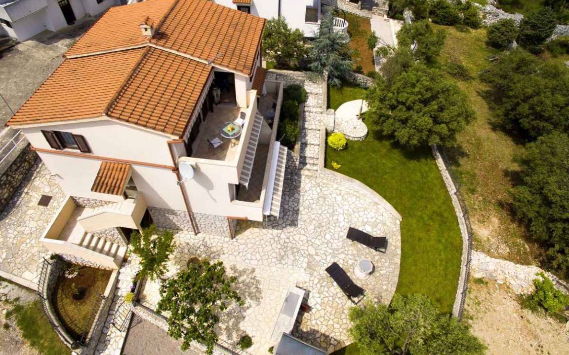 Photo of Buildings in Ravni
