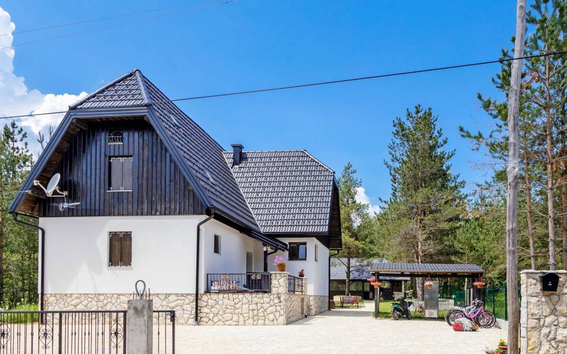 Photo of Buildings in Rudanovac