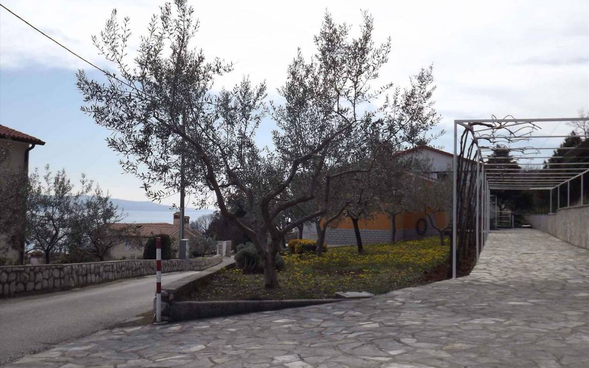 Photo of Buildings in Ravni