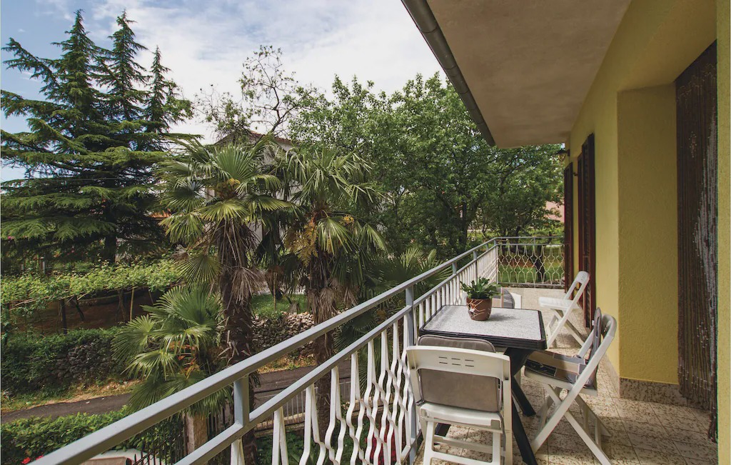 Photo of Patio Balcony in Topid