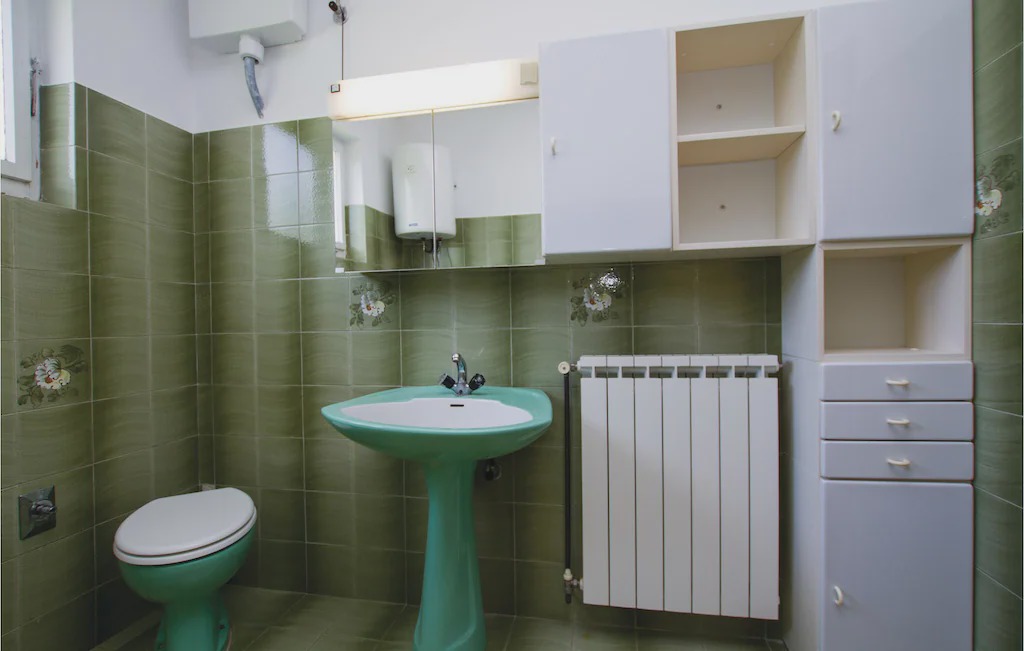 Photo of Bathroom in Topid