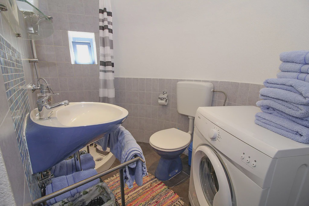 Photo of Bathroom in Crni