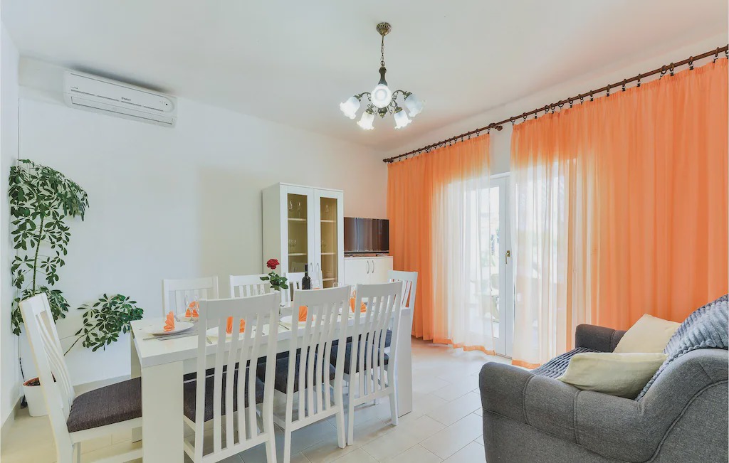 Photo of Livingroom in Tinj