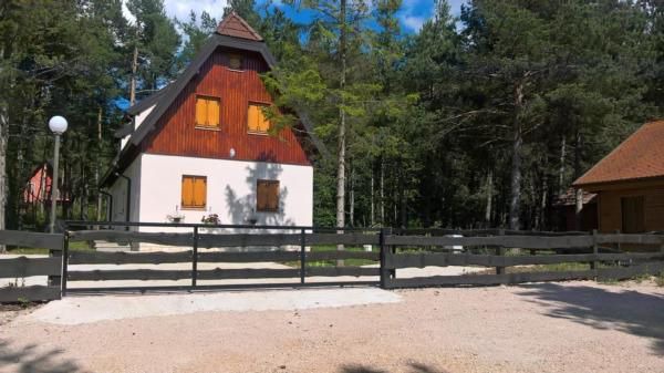 Photo of Buildings in Rudanovac