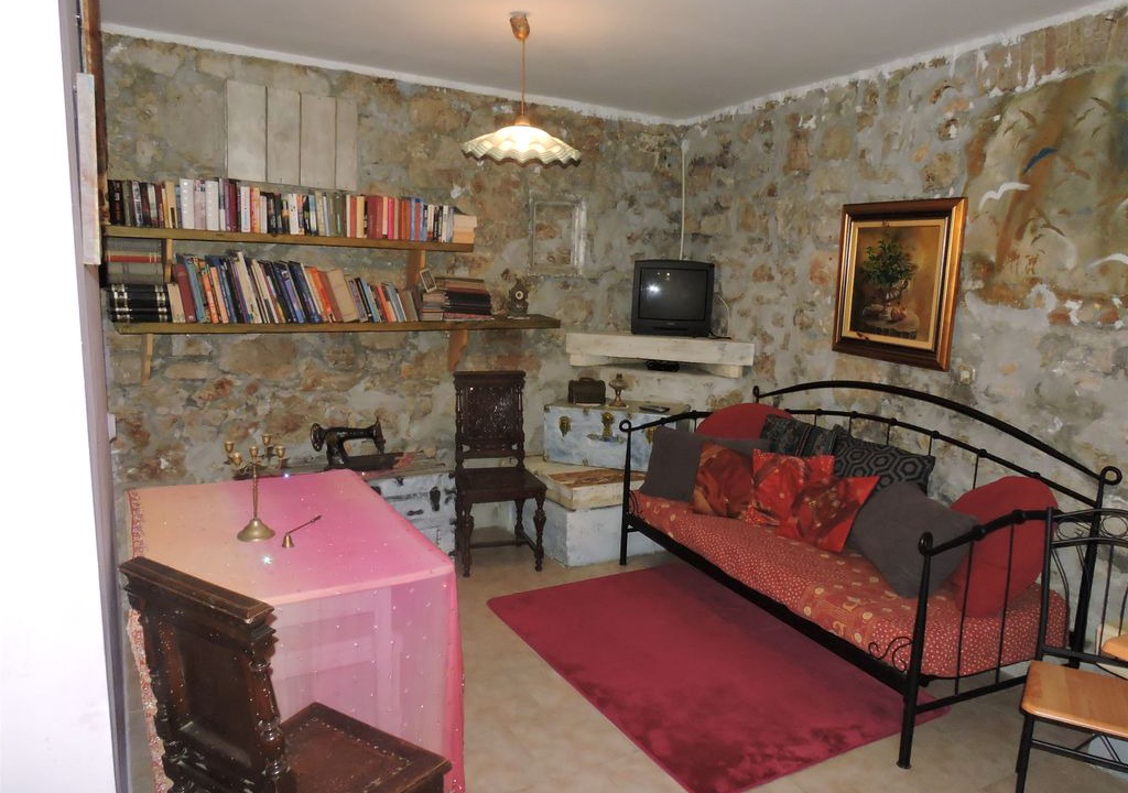 Photo of Others in Sutomiscica